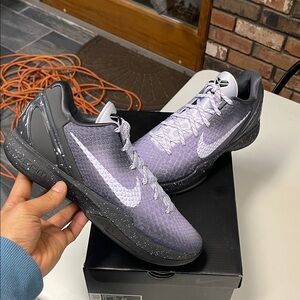 Nike Men's Black and Gray Athletic Shoes